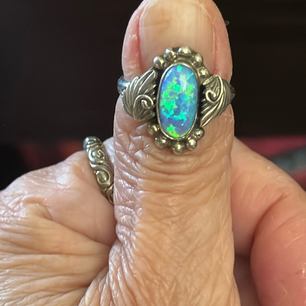 Blue opal ring 7-8
